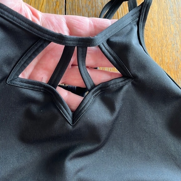 Victoria Secret Sport Bra size xs black straps cross in back - Picture 2 of 15